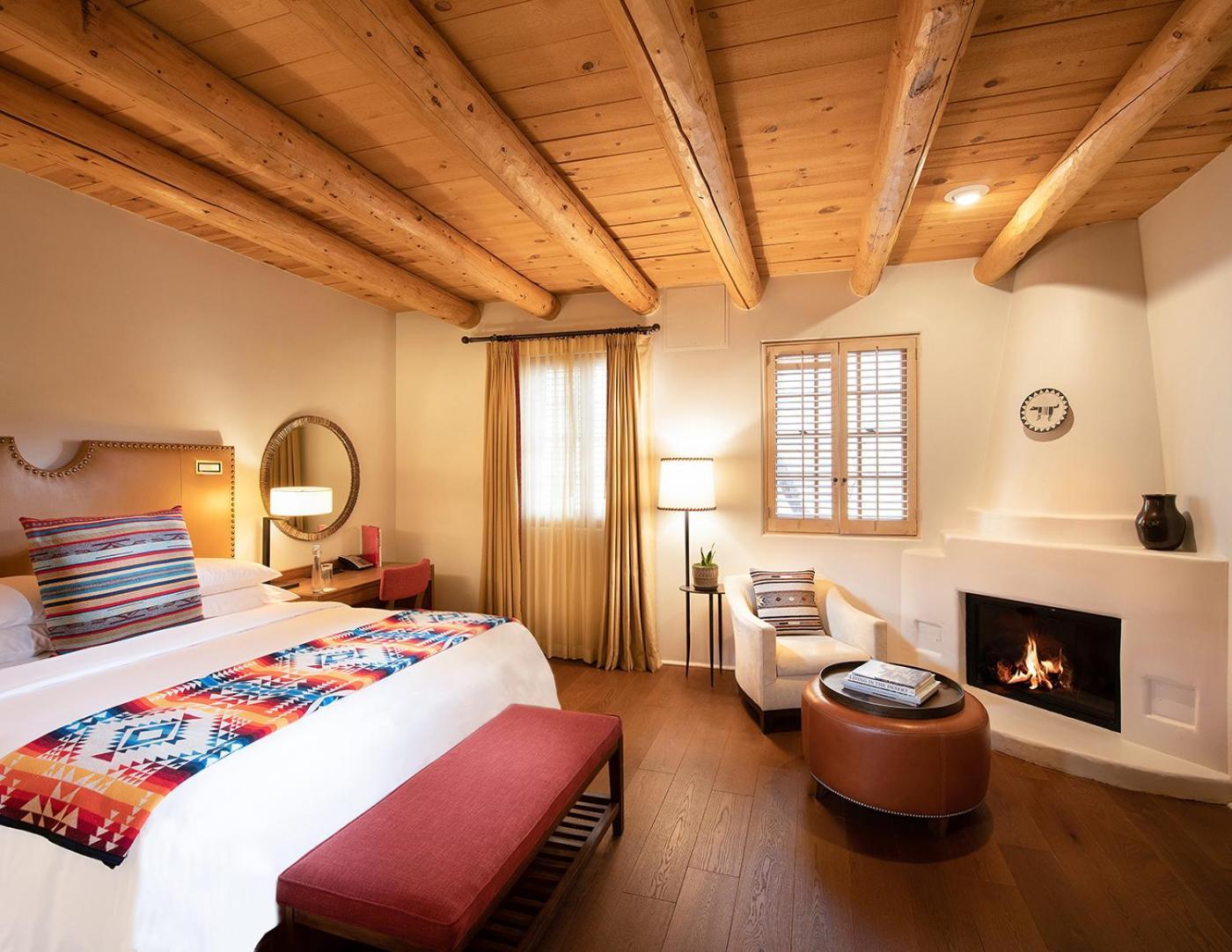 Superior King Room,1739450844:JPEG